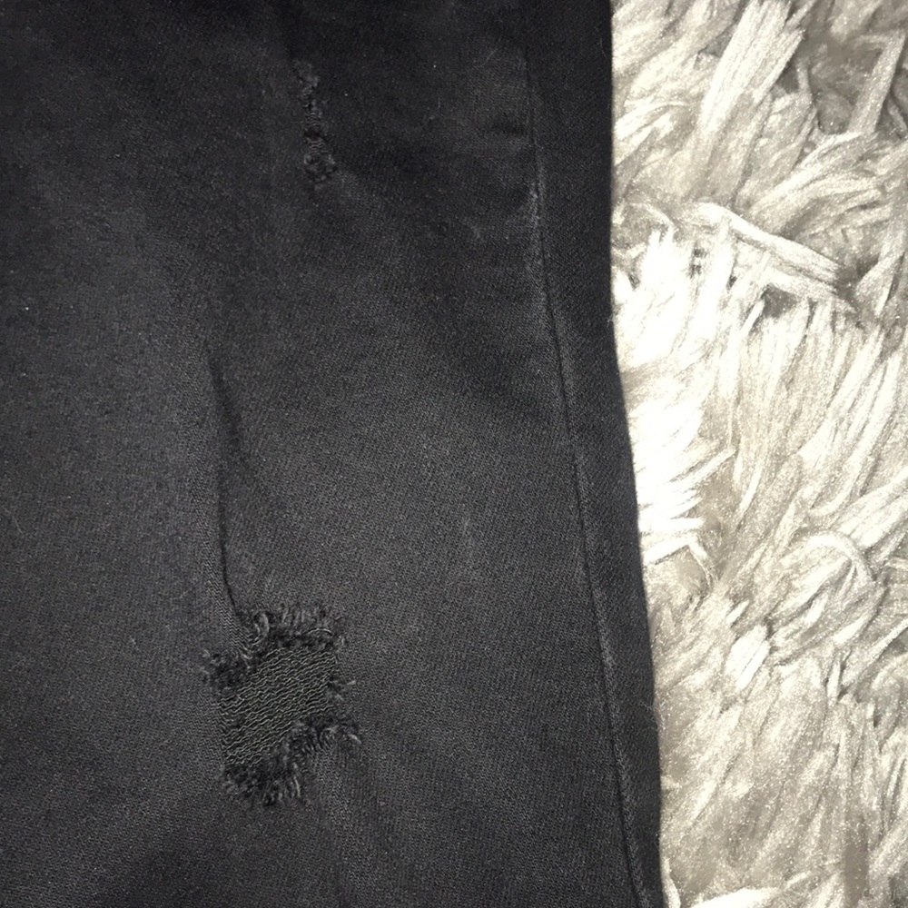 Distressed High Rise Ankle Jeans! - Picture 5 of 8